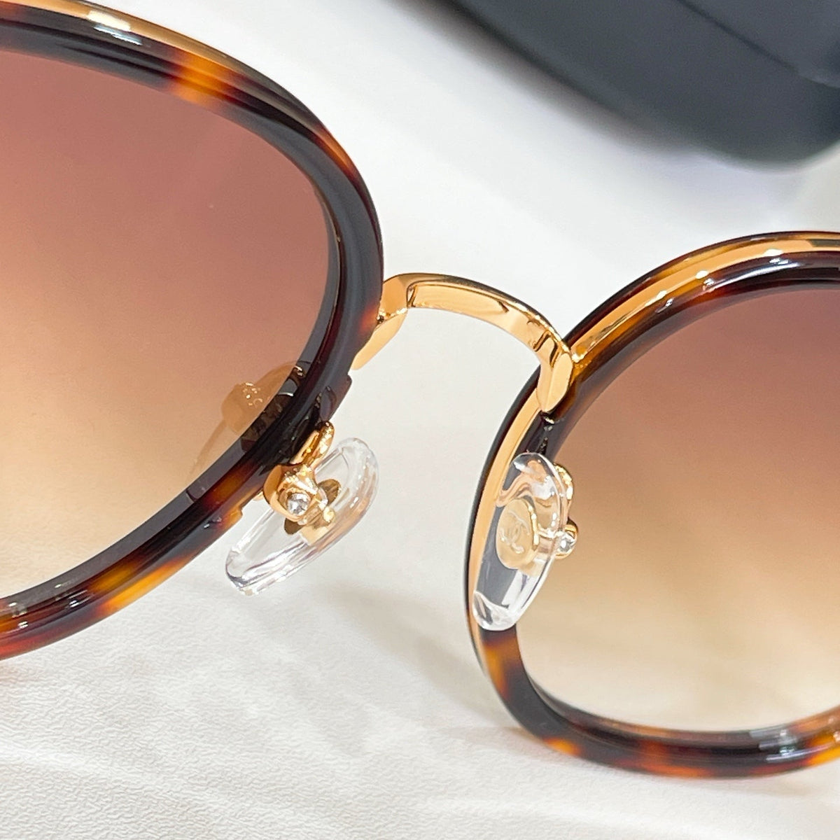 CHANEL Sunglasses-A72089